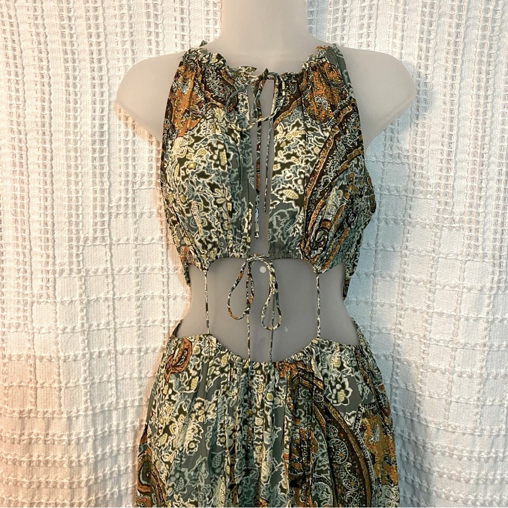 NWOT Zara Green and Gold Paisley Print Cutout Maxi Dress, Size XS